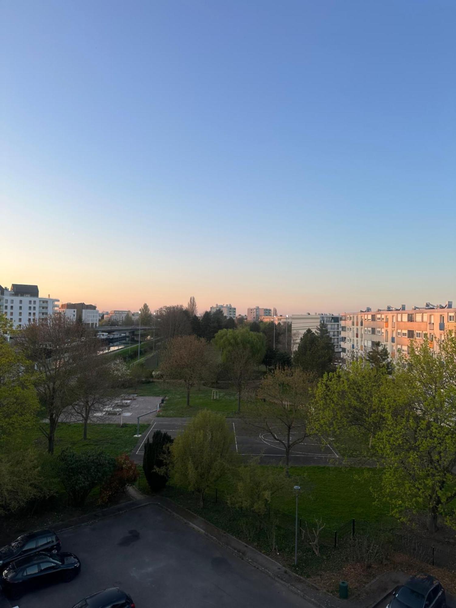 Apartment Parlement 5 Min *